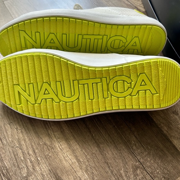 Nautica, brand new white faux leather lace up sneaker sz 8.5 - Picture 3 of 9